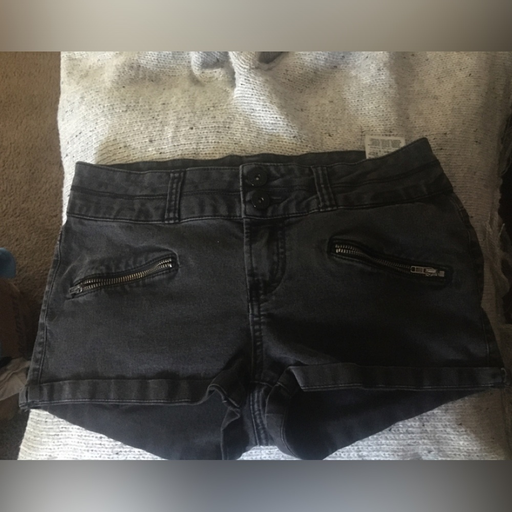 G By Guess Black Short Shorts 🖤